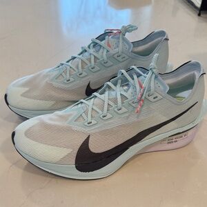Nike ZoomX Vaporfly Next% 4